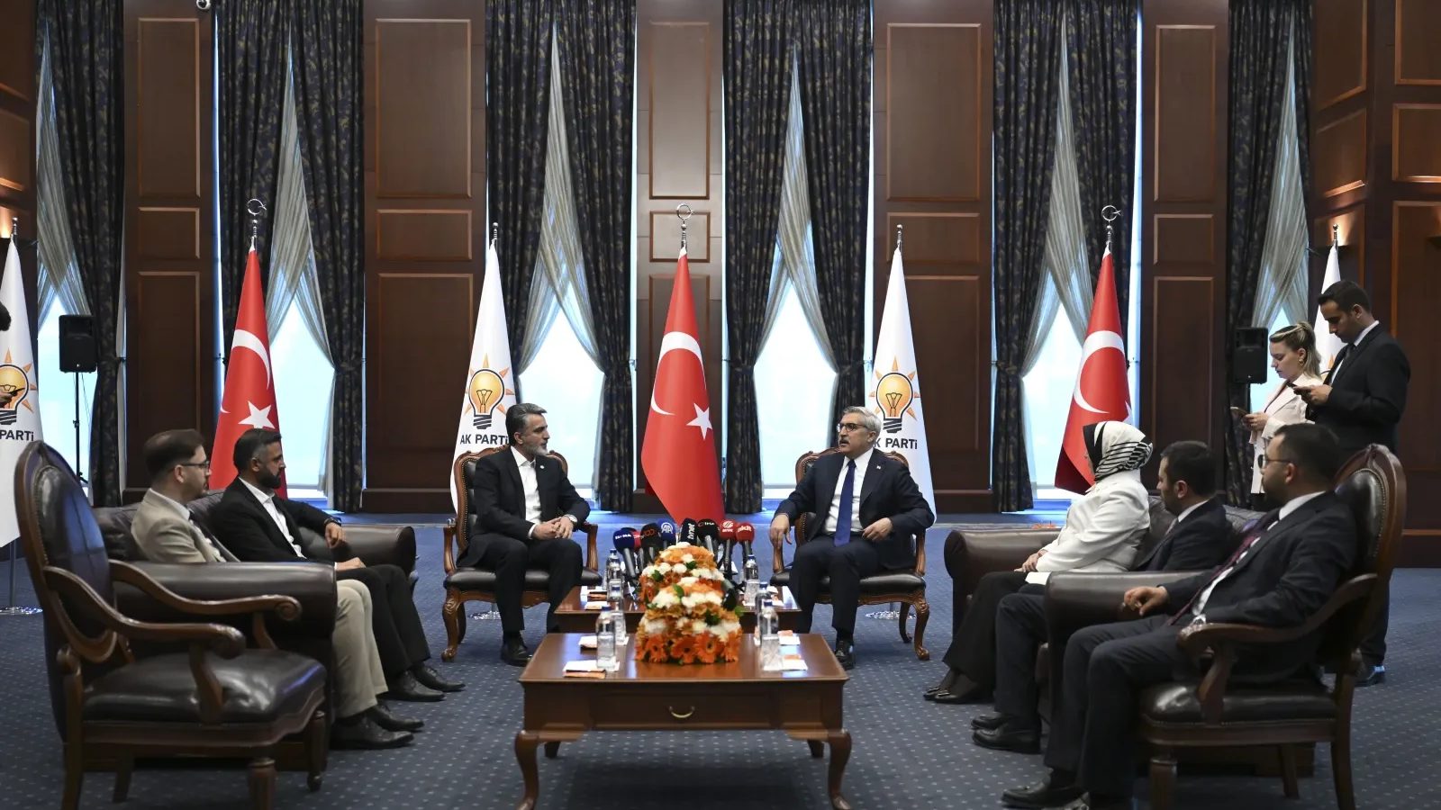 AK Parti Genel Merkezi’nde siyasi partiler arası bayramlaşma