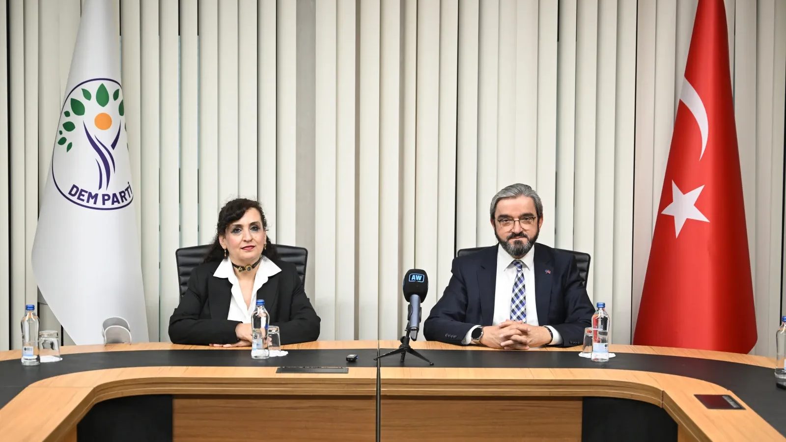 DEM Parti Genel Merkezi'nde siyasi partiler arası bayramlaşma