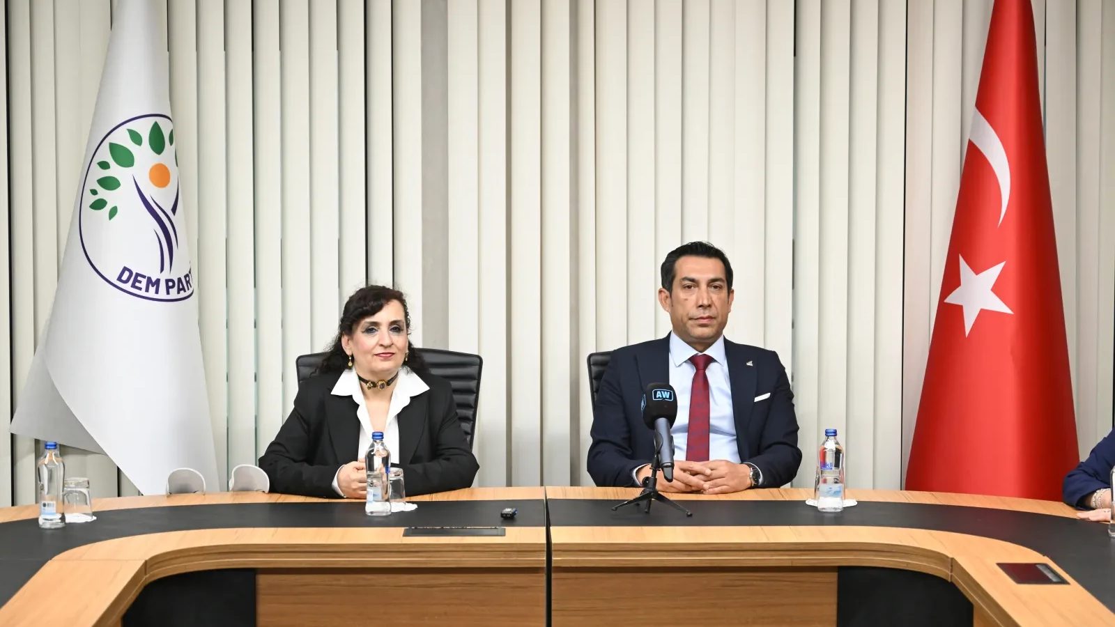 DEM Parti Genel Merkezi'nde siyasi partiler arası bayramlaşma