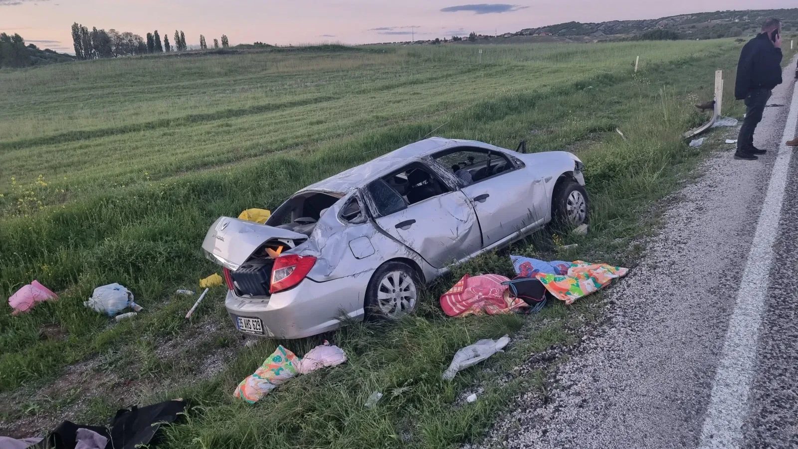 Yozgat'ta şarampole devrilen otomobildeki 1 kişi öldü, 3 kişi yaralandı