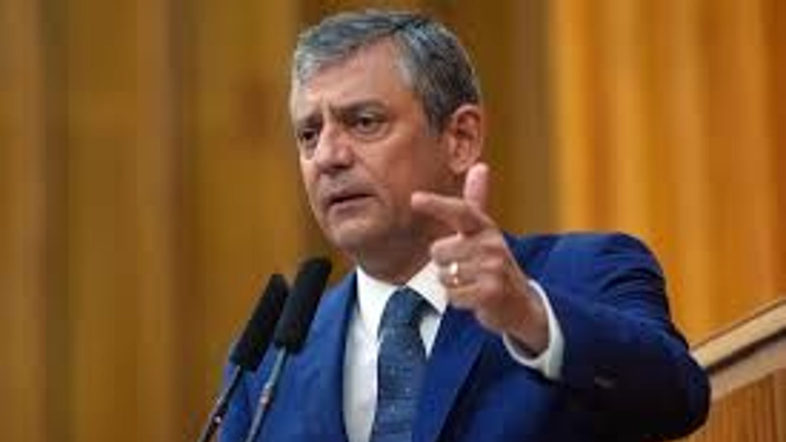 CHP Grup Başkanı Özel, eylem yapan maden işçilerini ziyaret etti