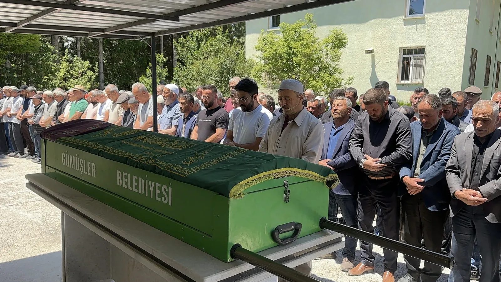 Niğde'de gölette boğulan çocuğun cenazesi defnedildi