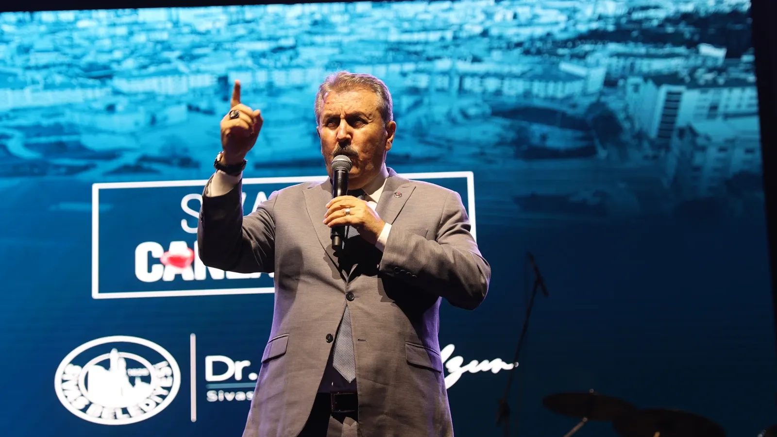 BBP Genel Başkanı Destici, Sivas'ta kaplıca sezon açılışına katıldı