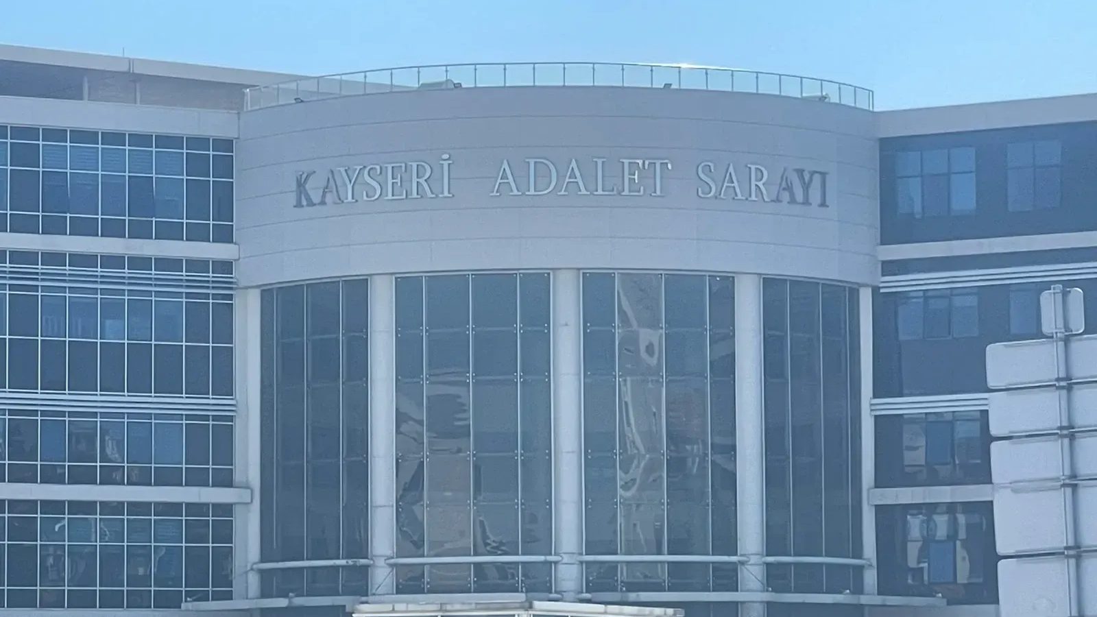 Uyuşturucu ticaretiyle yargılanan yabancı uyruklu şahıs: “Kullanıcıyım”