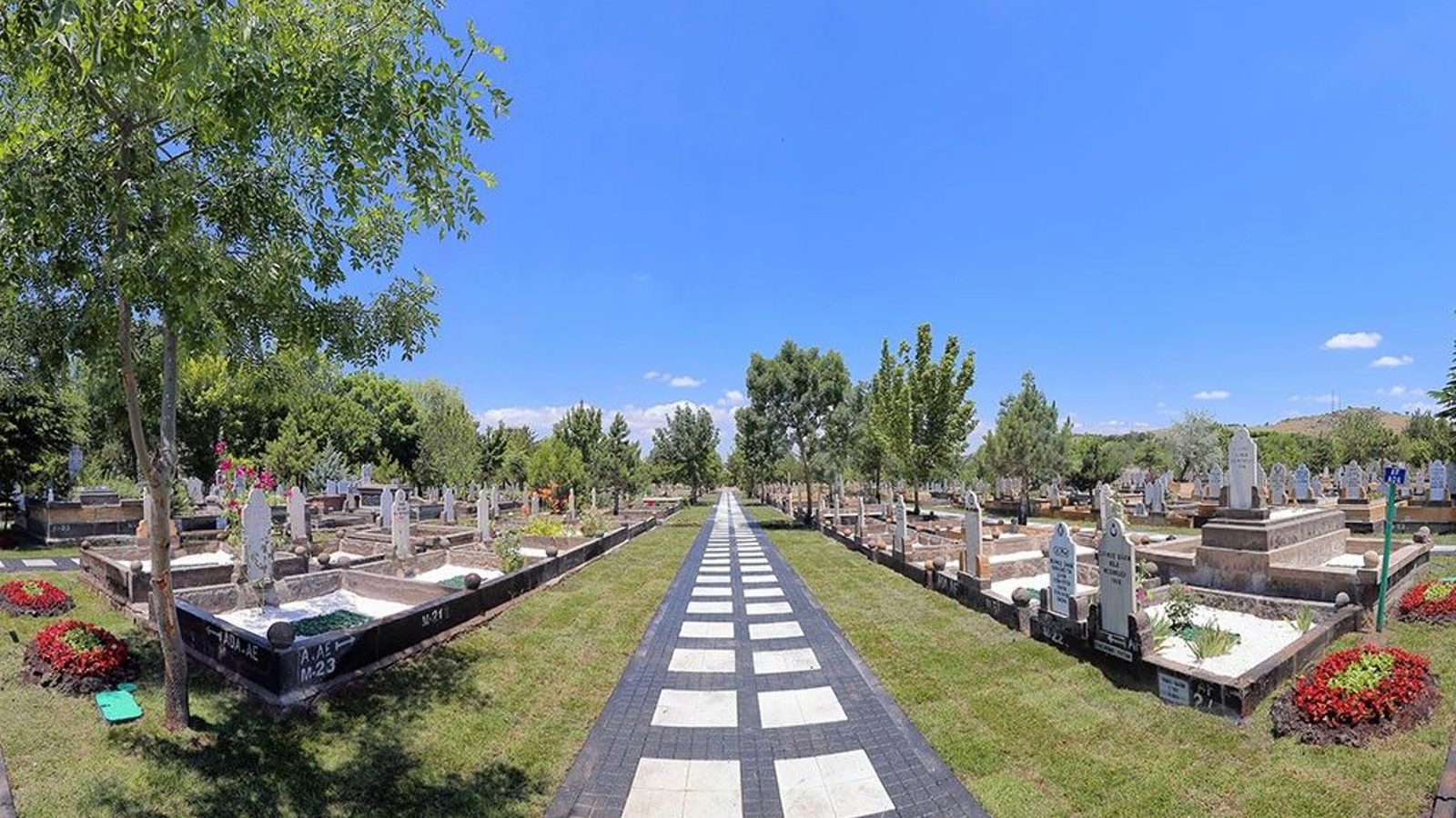 Kayseride 15 İlçedeki Mezarlıklarda 18,8 Milyon Liralık Hazır Beton Mezar Yapımı