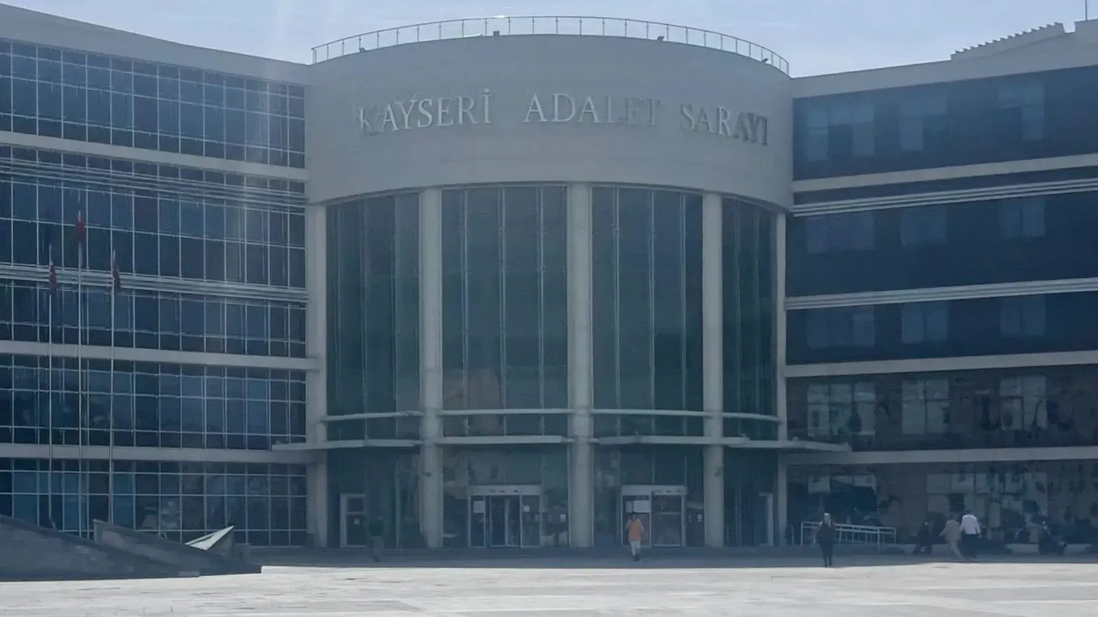 Dört kişinin yaralandığı bıçaklı kavganın sanığı: İlk saldırı karşıdan geldi