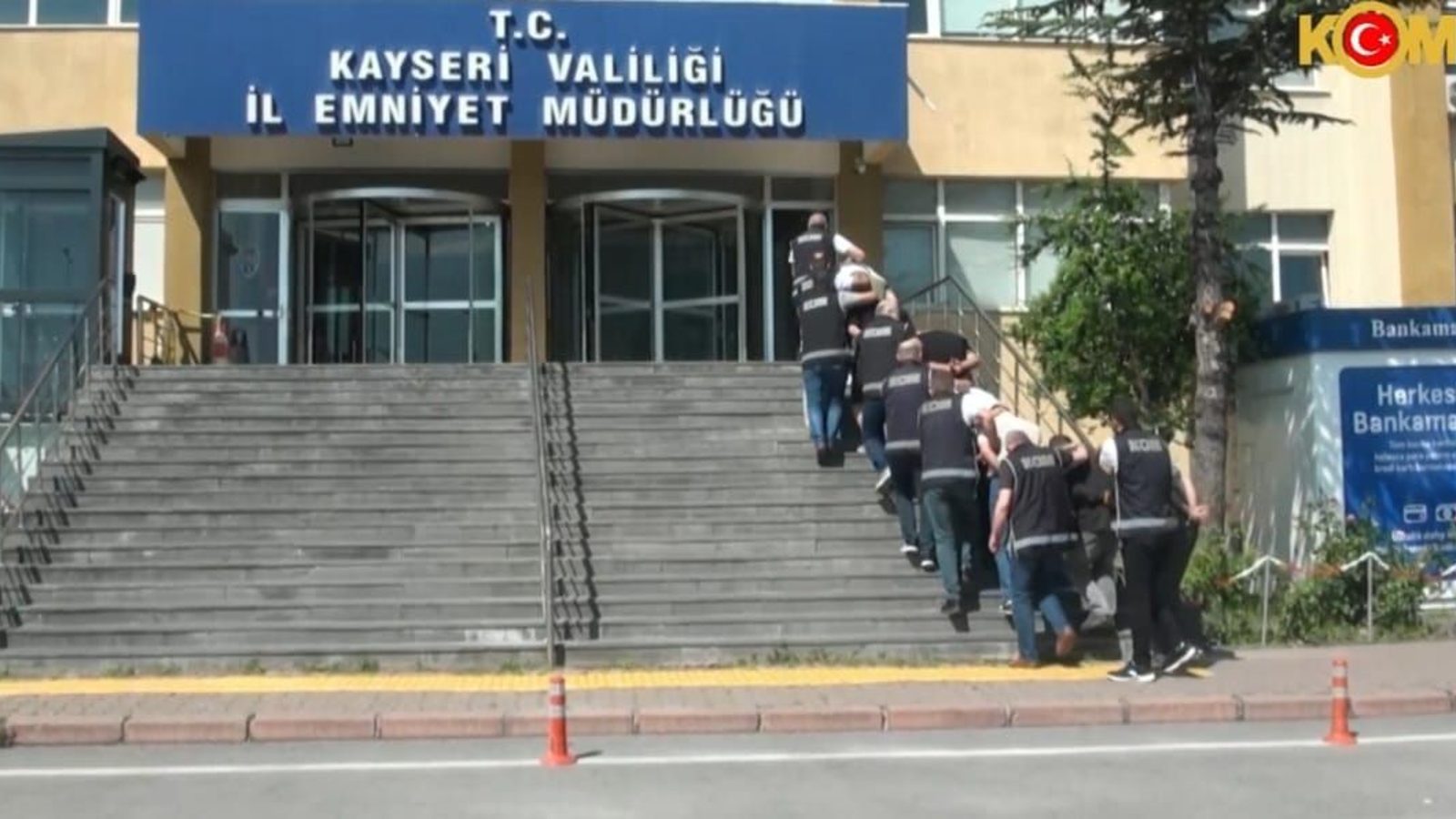 Kayseri merkezli 6 ilde yapay zeka destekli ehliyet sahteciliği operasyonu: 20 şüpheli yakalandı