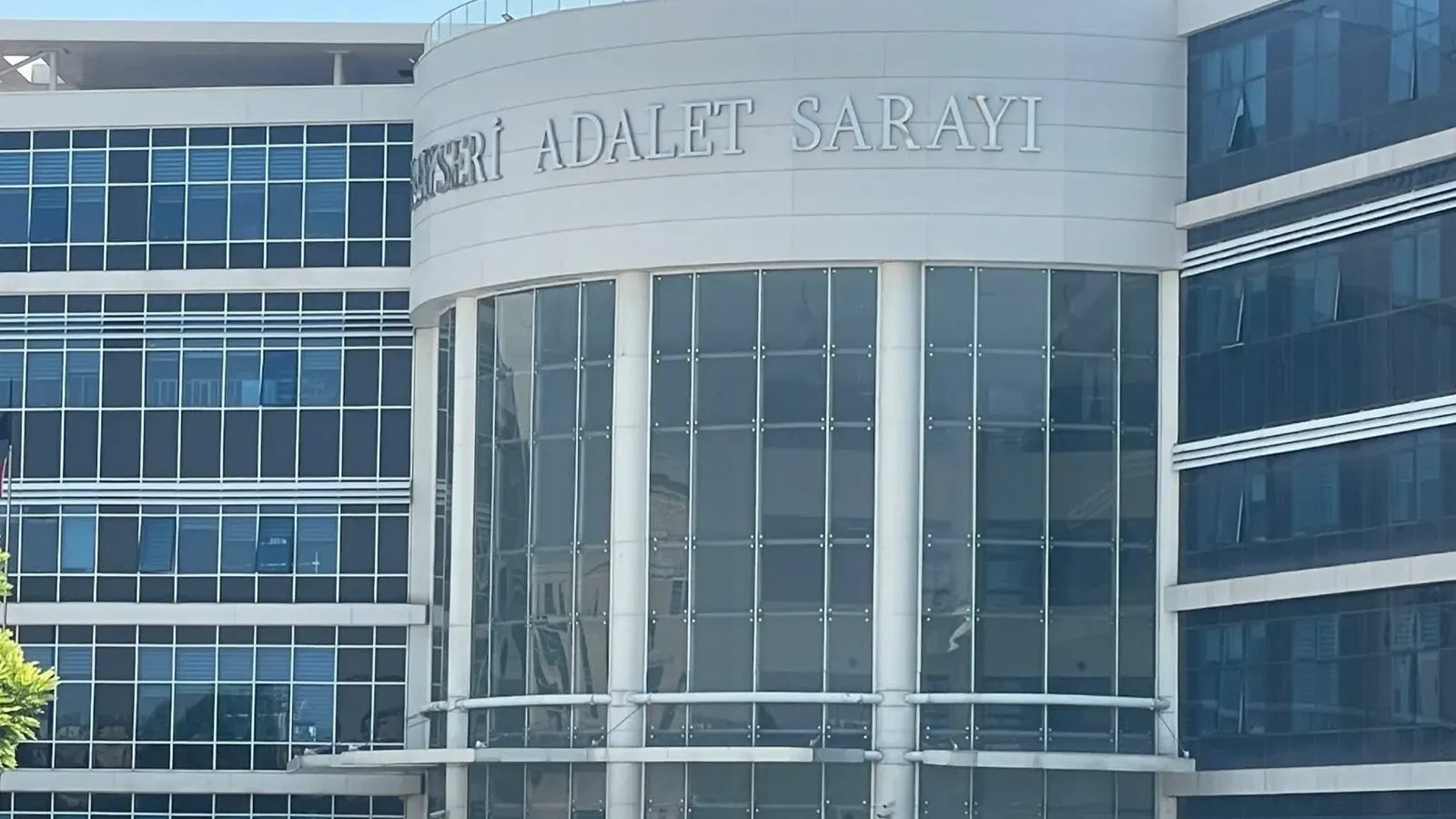 Uyuşturucu ticaretiyle yargılanan sanıklar 12 yıl 6’şar ay hapis cezasına çarptırıldı