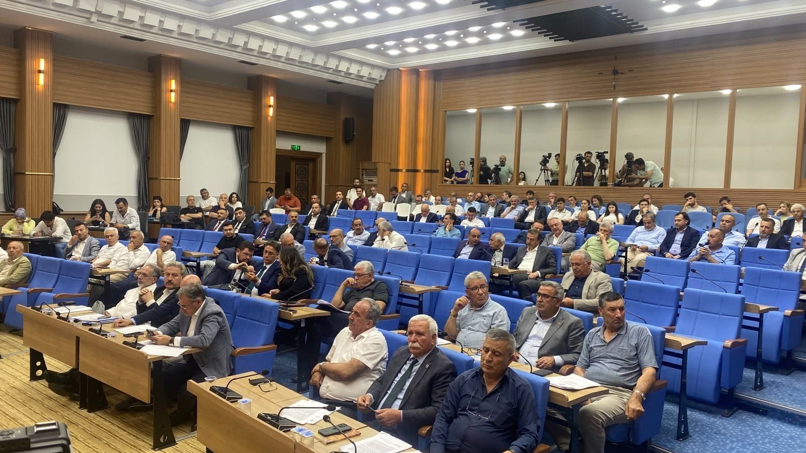 Kayseri Büyükşehir Belediyesi meclisinde 15 Temmuz tartışması!
