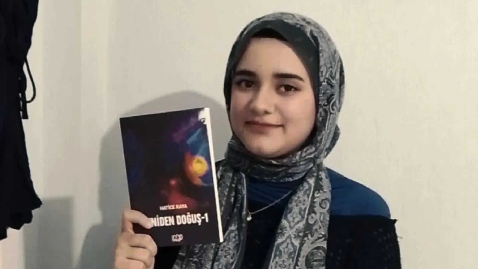 13 yaşındaki Ağrılı Hatice Kaya ilk romanını yayımladı