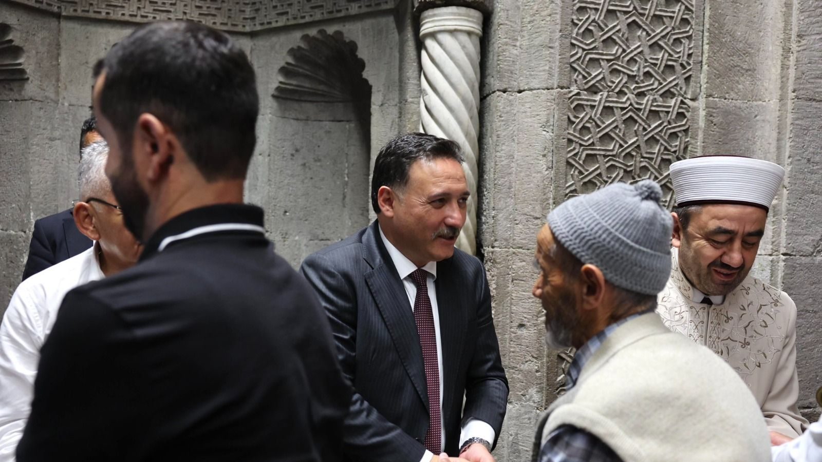 Hunat Camii’nde 15 Temmuz şehitleri için dualar edildi