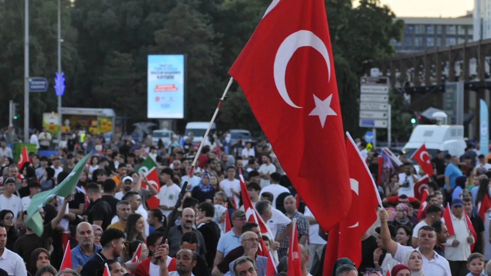 Kayseri’de 15 Temmuz Demokrasi ve Milli Birlik Günü coşkuyla kutlandı