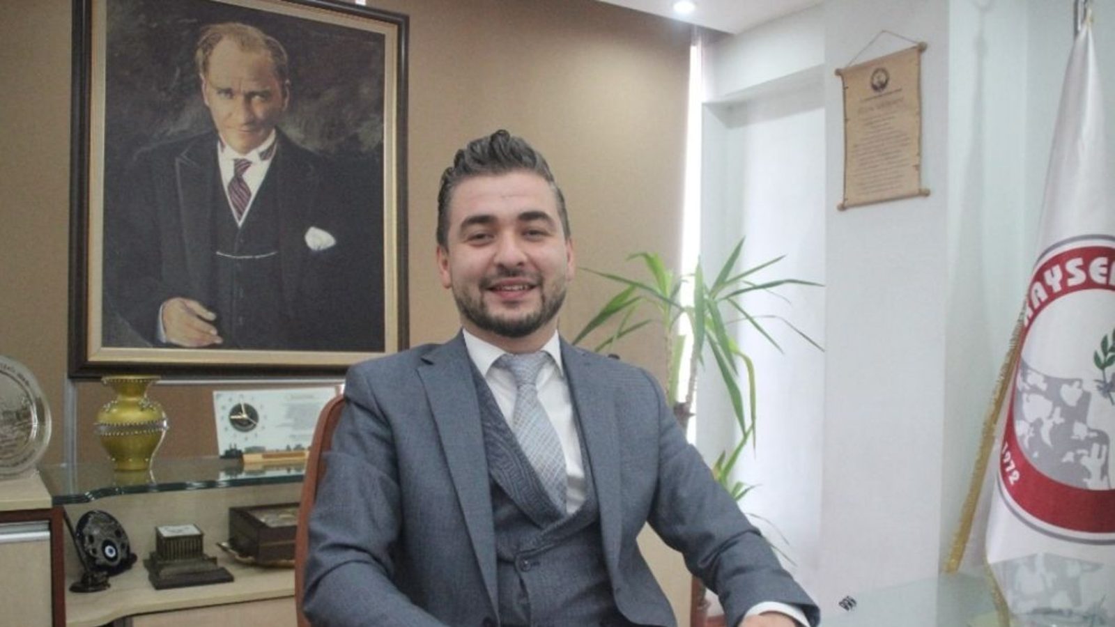 Uğur Nuri Akın Kimdir? Kayseri Eczacı Odası Başkanı’nın Görevleri ve Çalışmaları