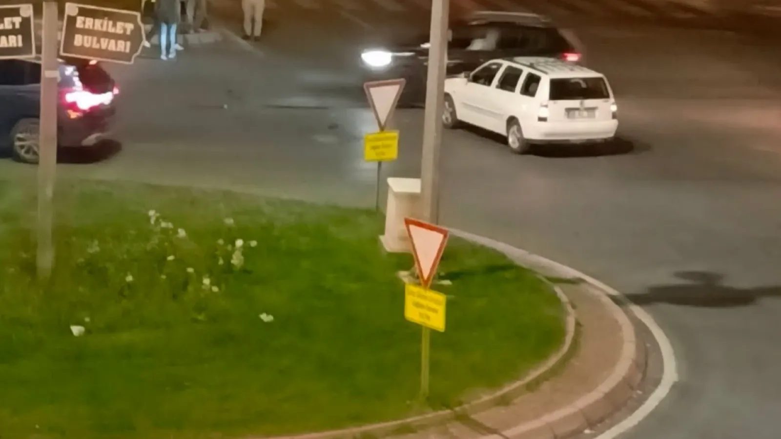 Erkilet Bulvarında maddi hasarlı kaza meydana geldi