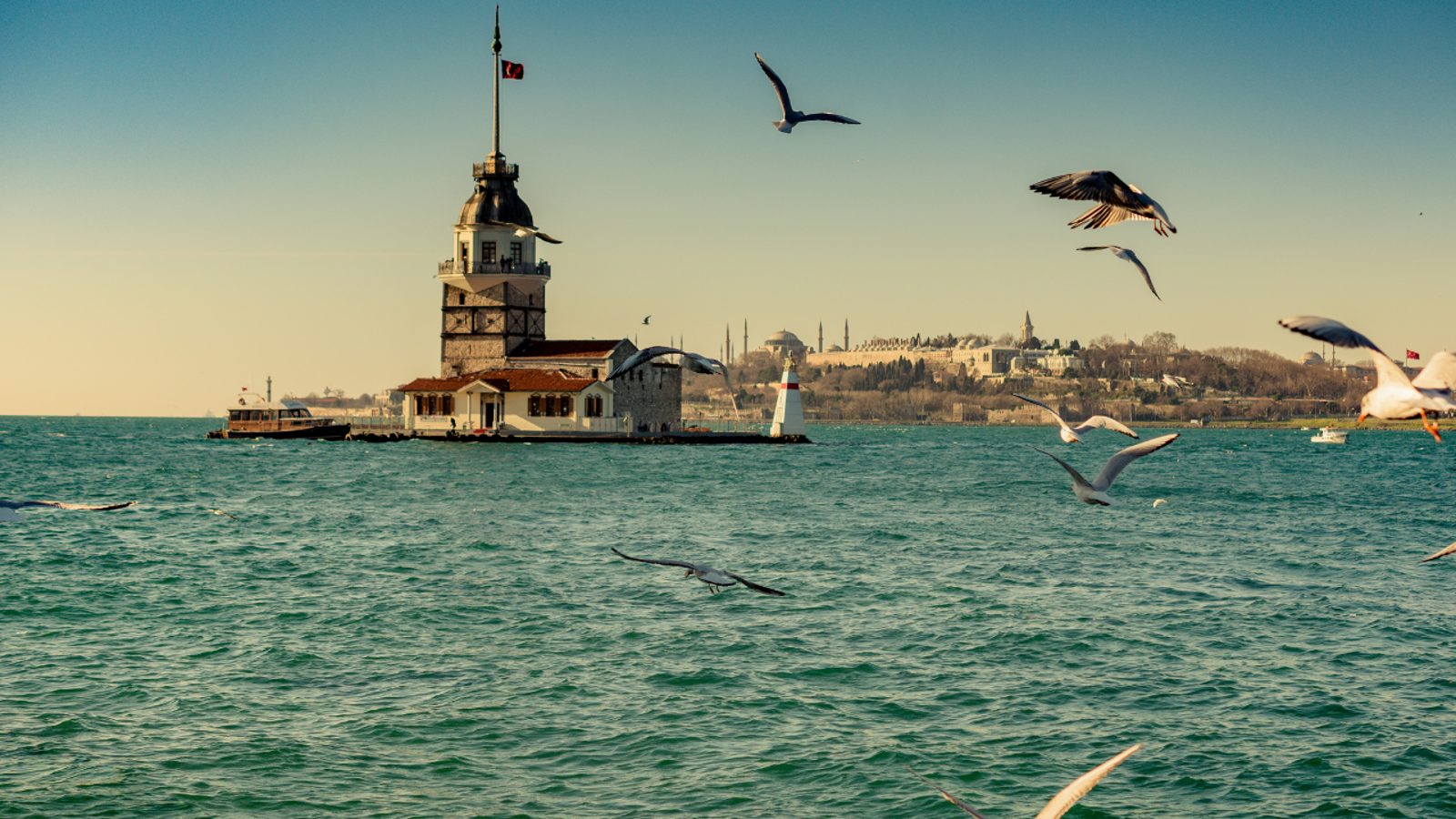 Türkiye’nin En Büyük Adası Turistlerin Uğrak Mekanı Oldu