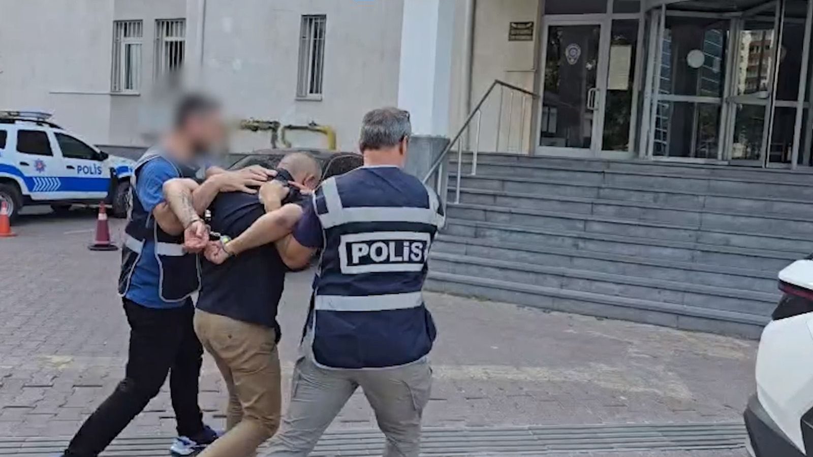 Polisten kaçan 2 firari yakalandı