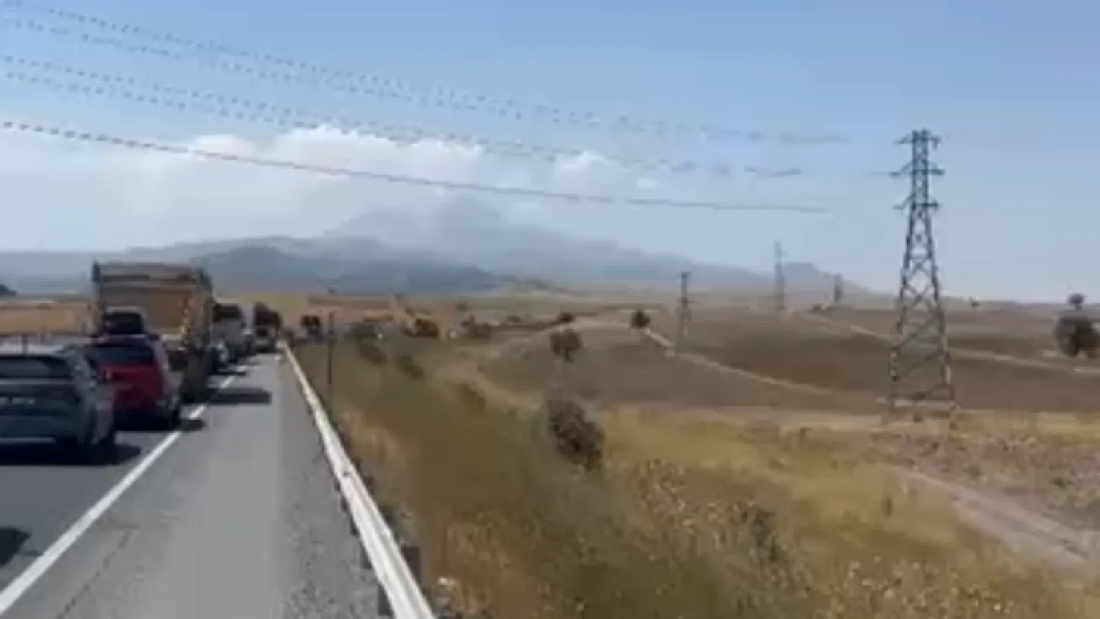 Kamber Mevkii'nde yoğun trafik oluştu