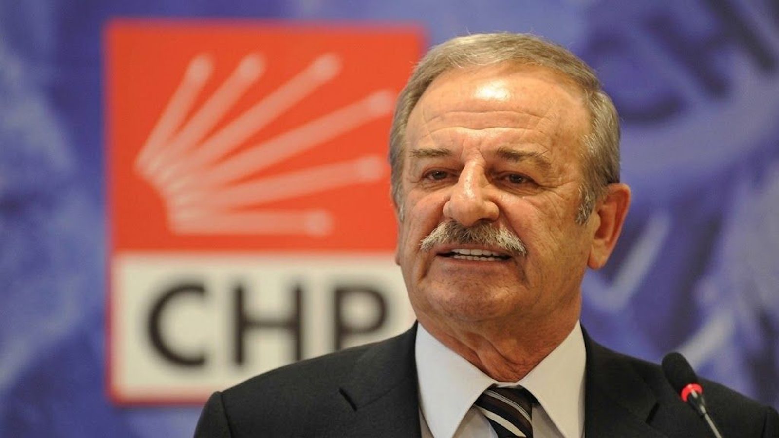 Eski CHP Genel Başkan Vekili Cevdet Selvi hayatını kaybetti
