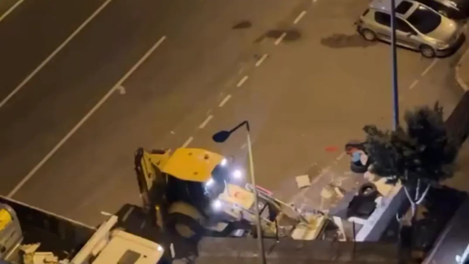 Yeniköy'de moloz taşıma işleri gece saatlerine alınması isteniyor