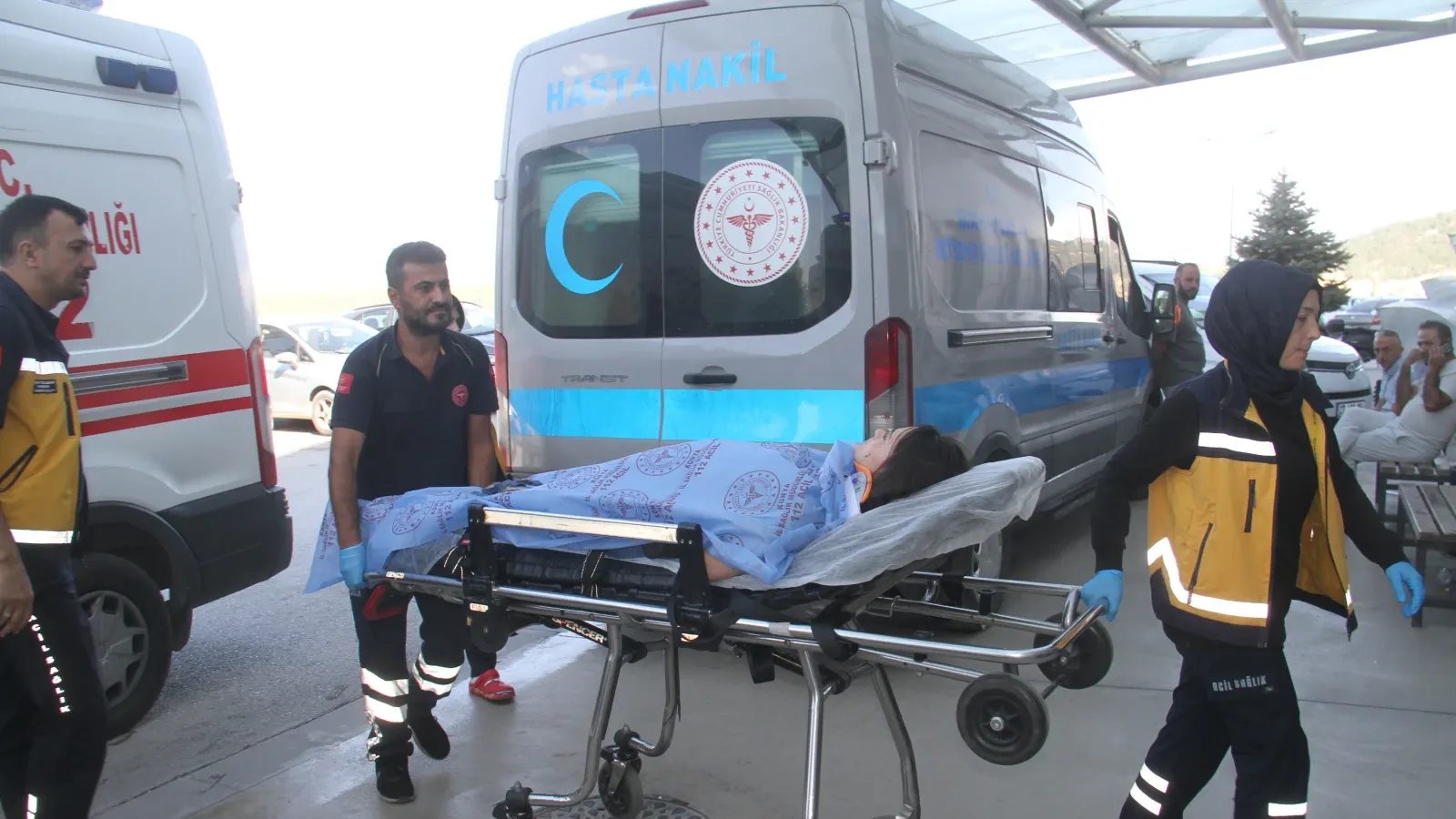 Konya'da devrilen otomobildeki 4 kişi yaralandı