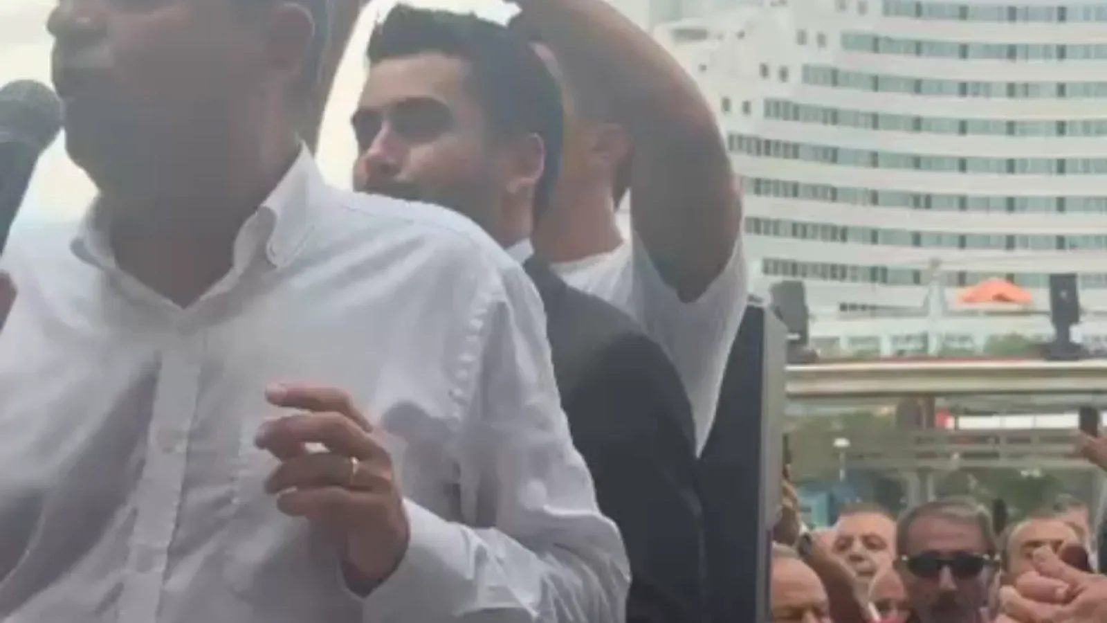 Kayseri'de Cumhuriyet Meydanında siyasi temas