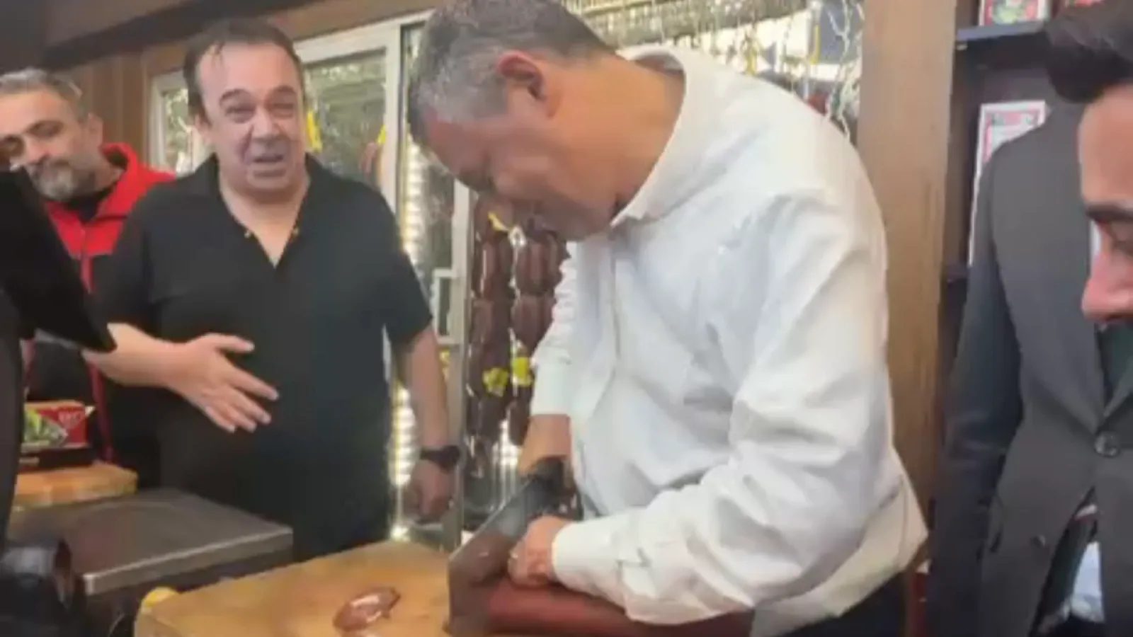 Kayseri'de Özgür Özel pastırmacıları ziyaret etti