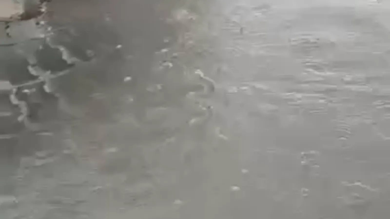 Osmanlı Mahallesi Kılavuz Sokak'ta su baskını