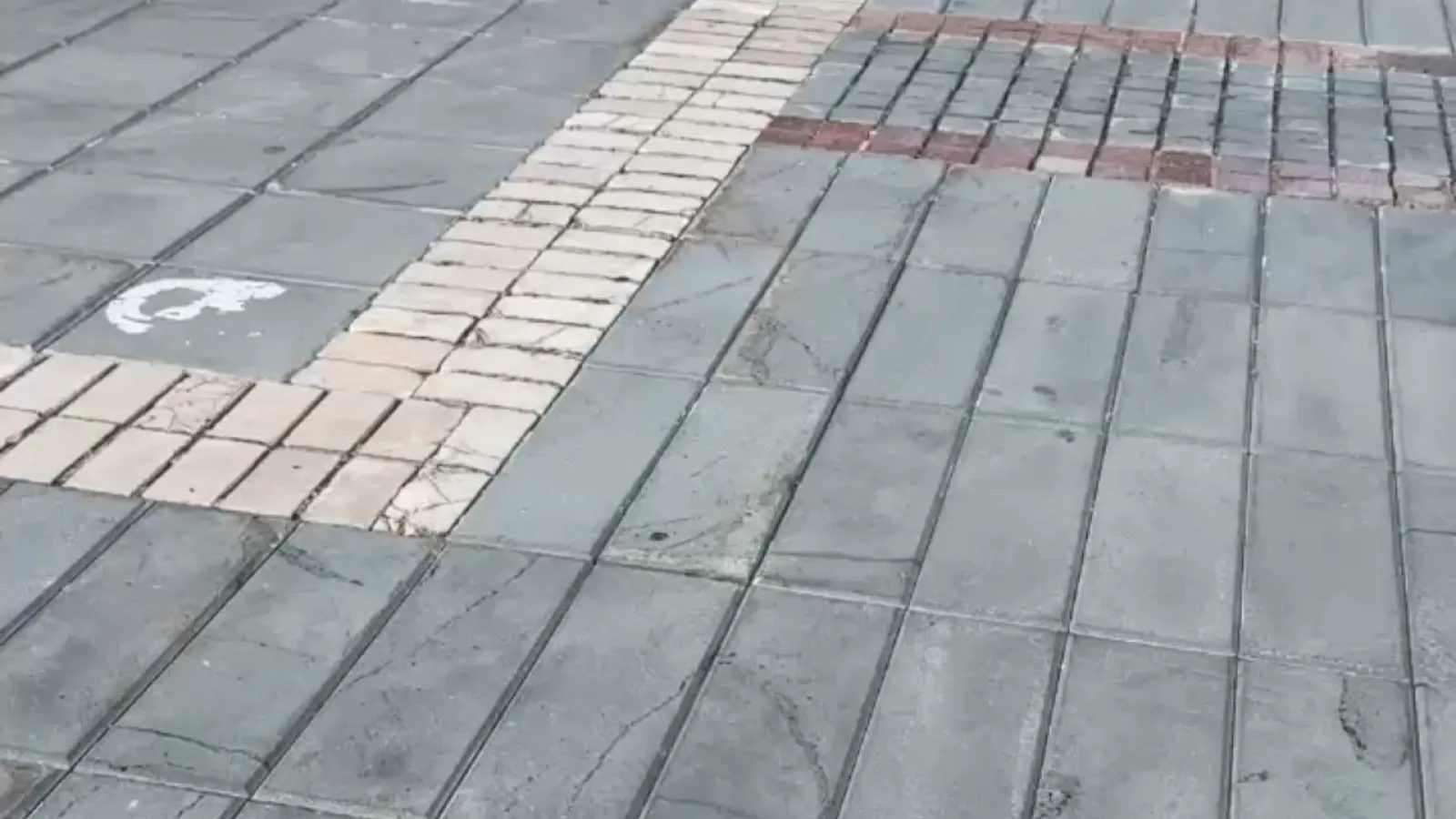 Kayseri'de 30 Ağustos Zafer Bayramı programında yer tartışması