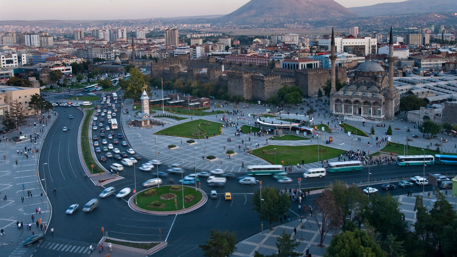 Kayseri Esnafı İçin Fırsat! Sakatatçılar Sitesinde 27 Dükkan Kiraya Çıkıyor