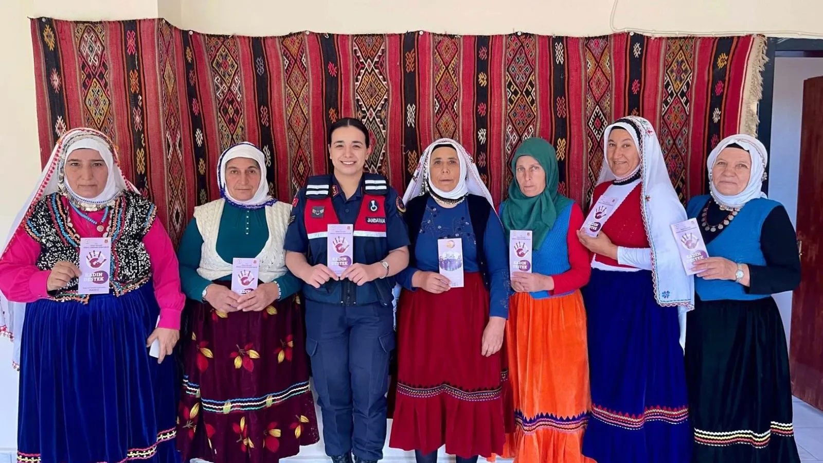 Sivas'ta jandarma ekipleri KADES'i tanıttı