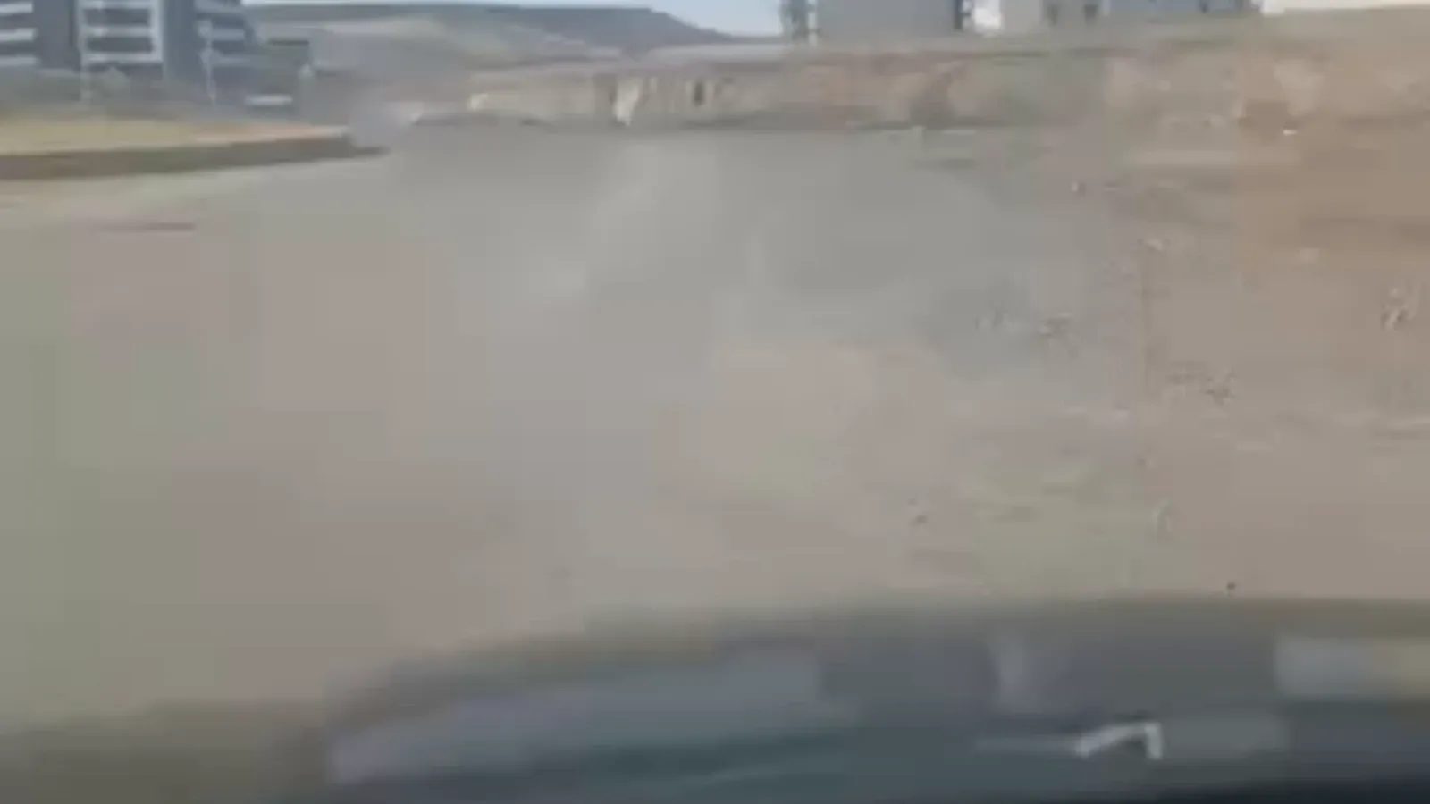 Erkilet'te yağmur sonrası cadde temizliği beklemede