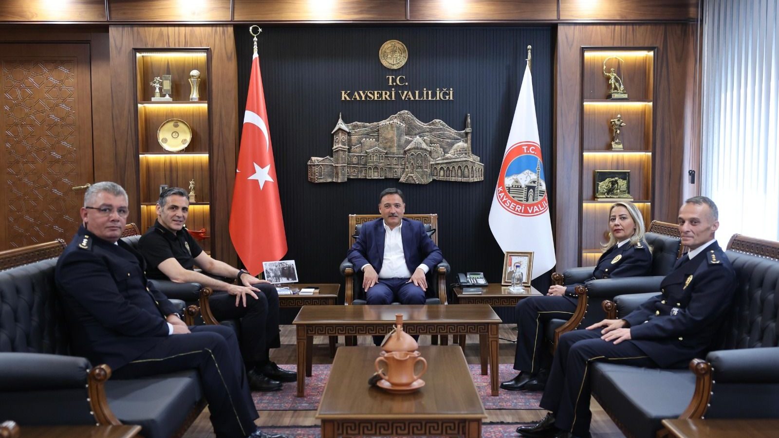 Vali Çiçek, terfi eden Emniyet Müdürlerini ağırladı