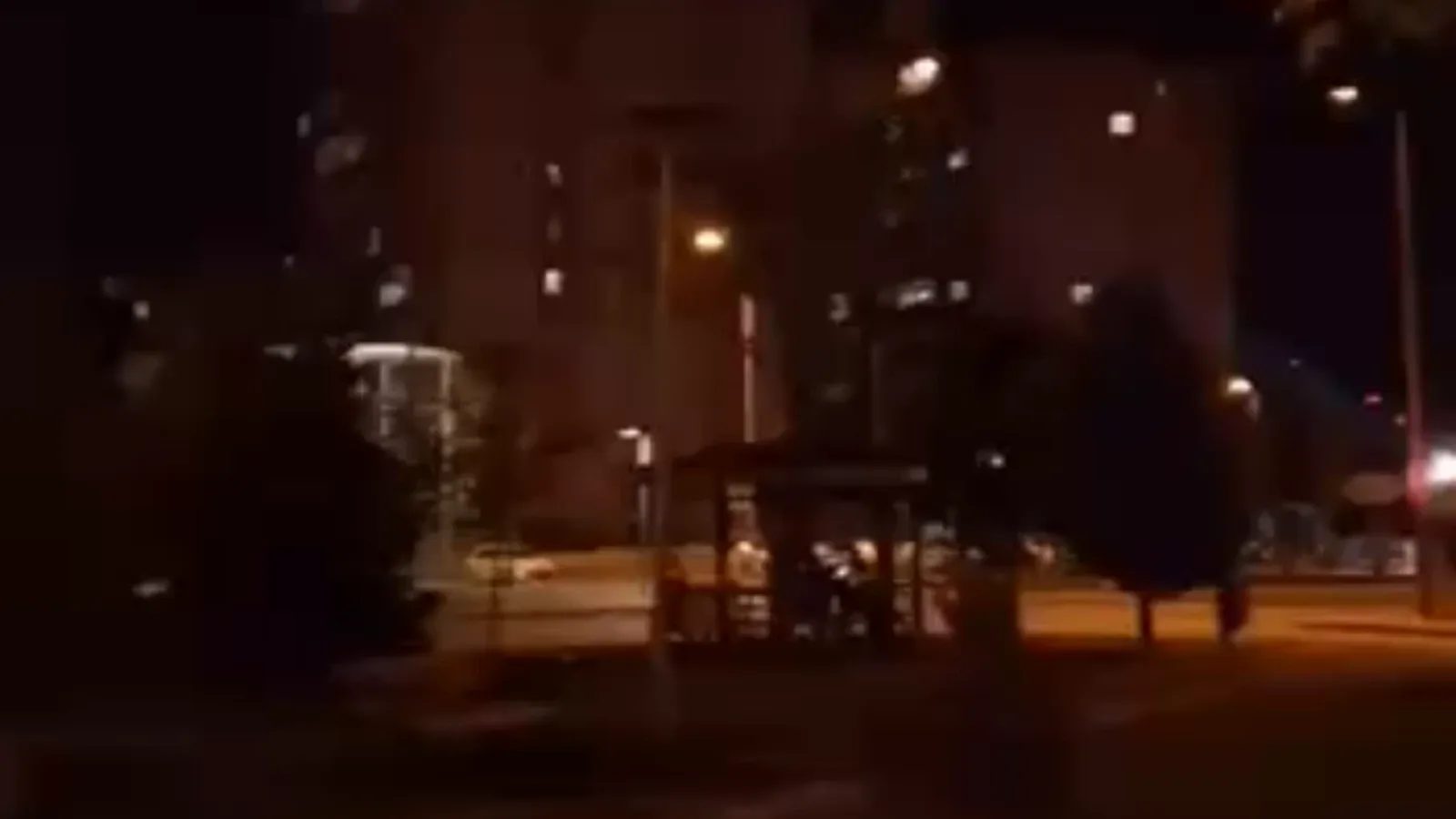 Yunus Emre Mahallesi'nde çocuk parkının ışıkları arızalı