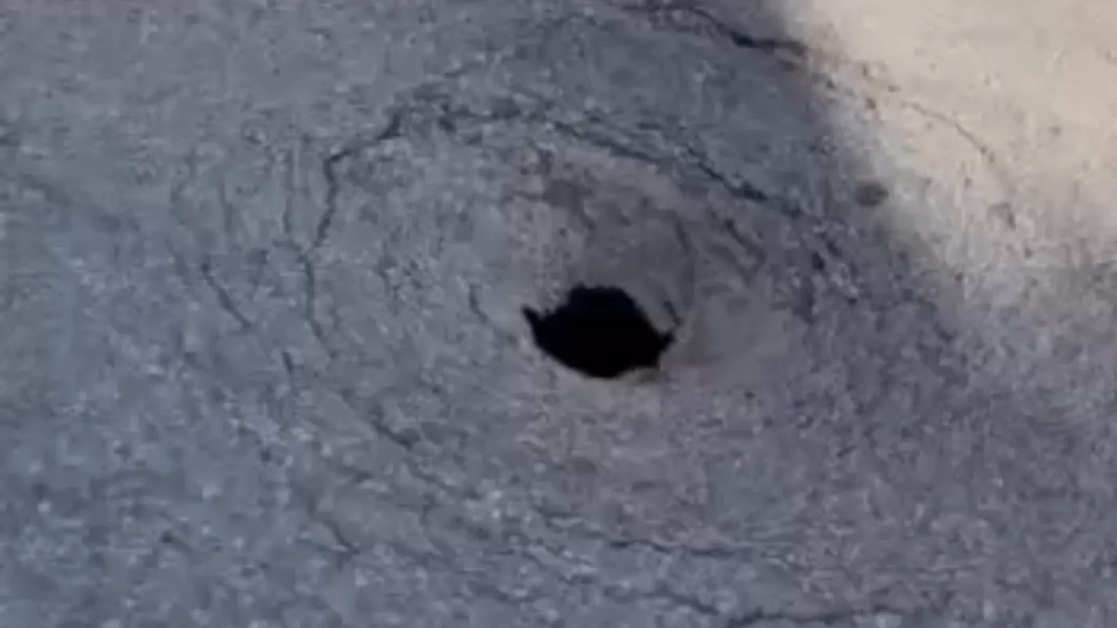 Kayseri'de Eskişehir Bağları'nda yol çöktü