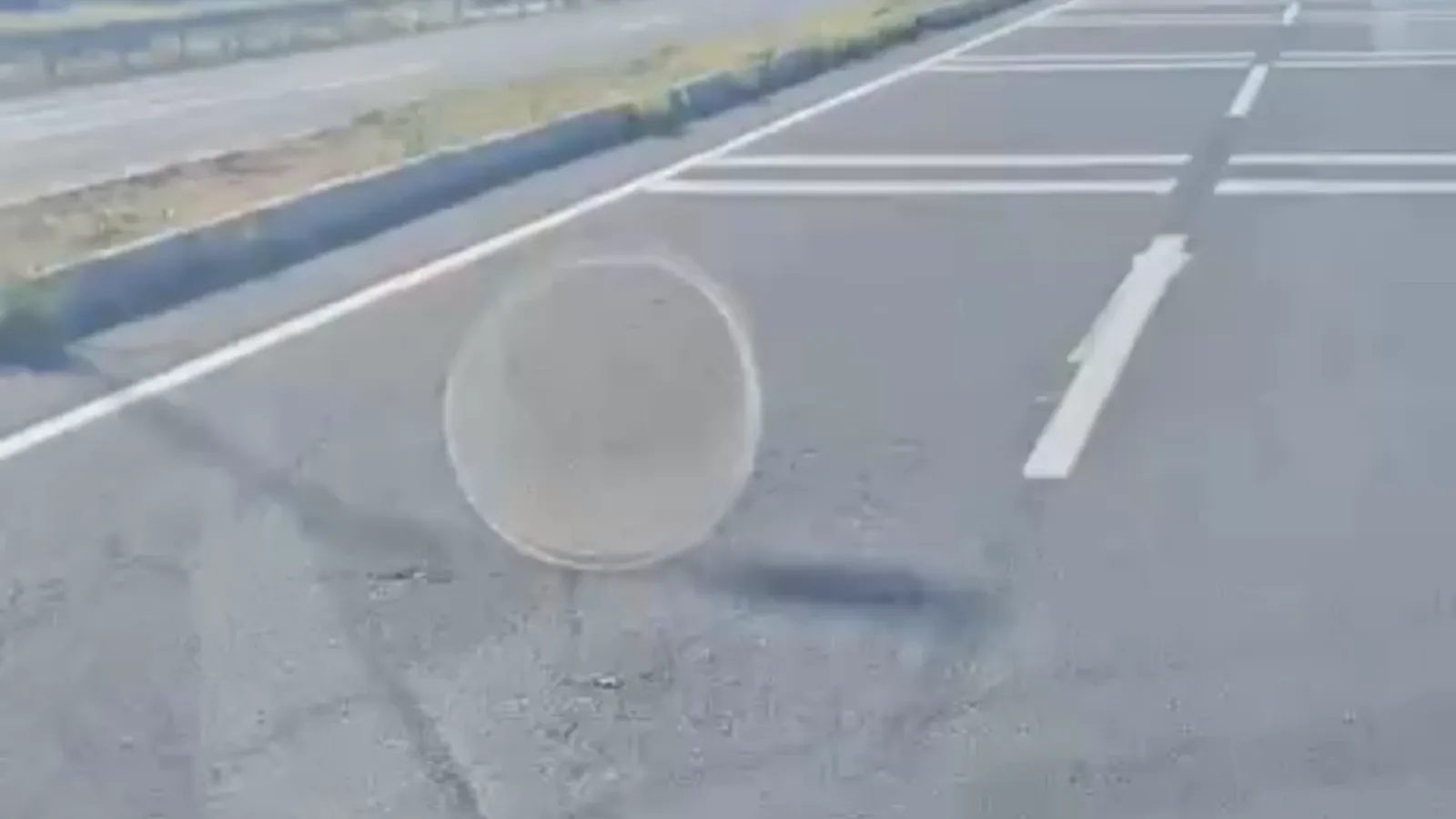 Kayseri Kuzey Çevreyolu'nda araç orta refüje girdi