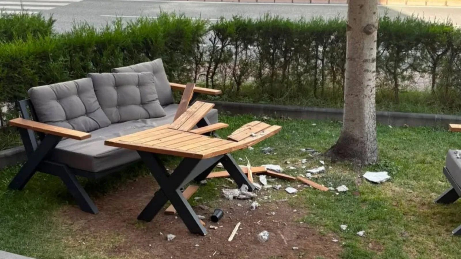 Kayseri'de çatıdan düşen beton yaralanmaya neden oldu