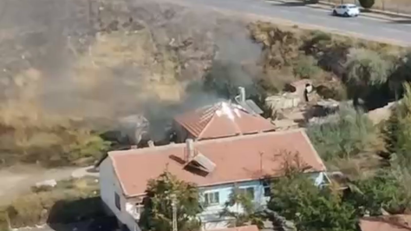 Yıldırım Beyazıt Mahallesi'nde ev yangını