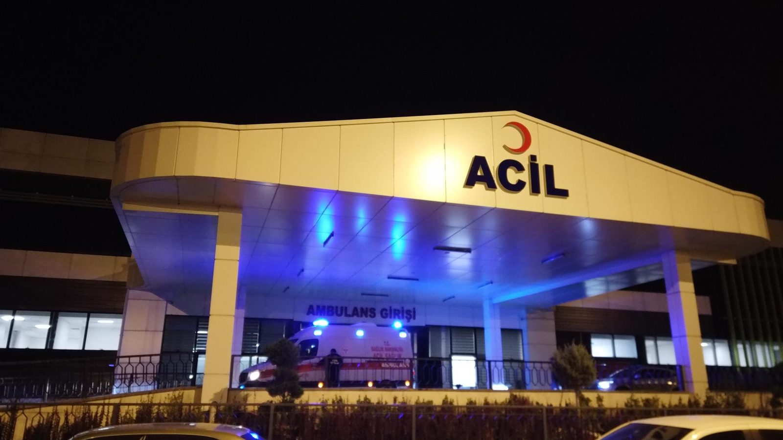 Otomobille çarpışan motosikletin ağır yaralanan sürücüsü kurtarılamadı