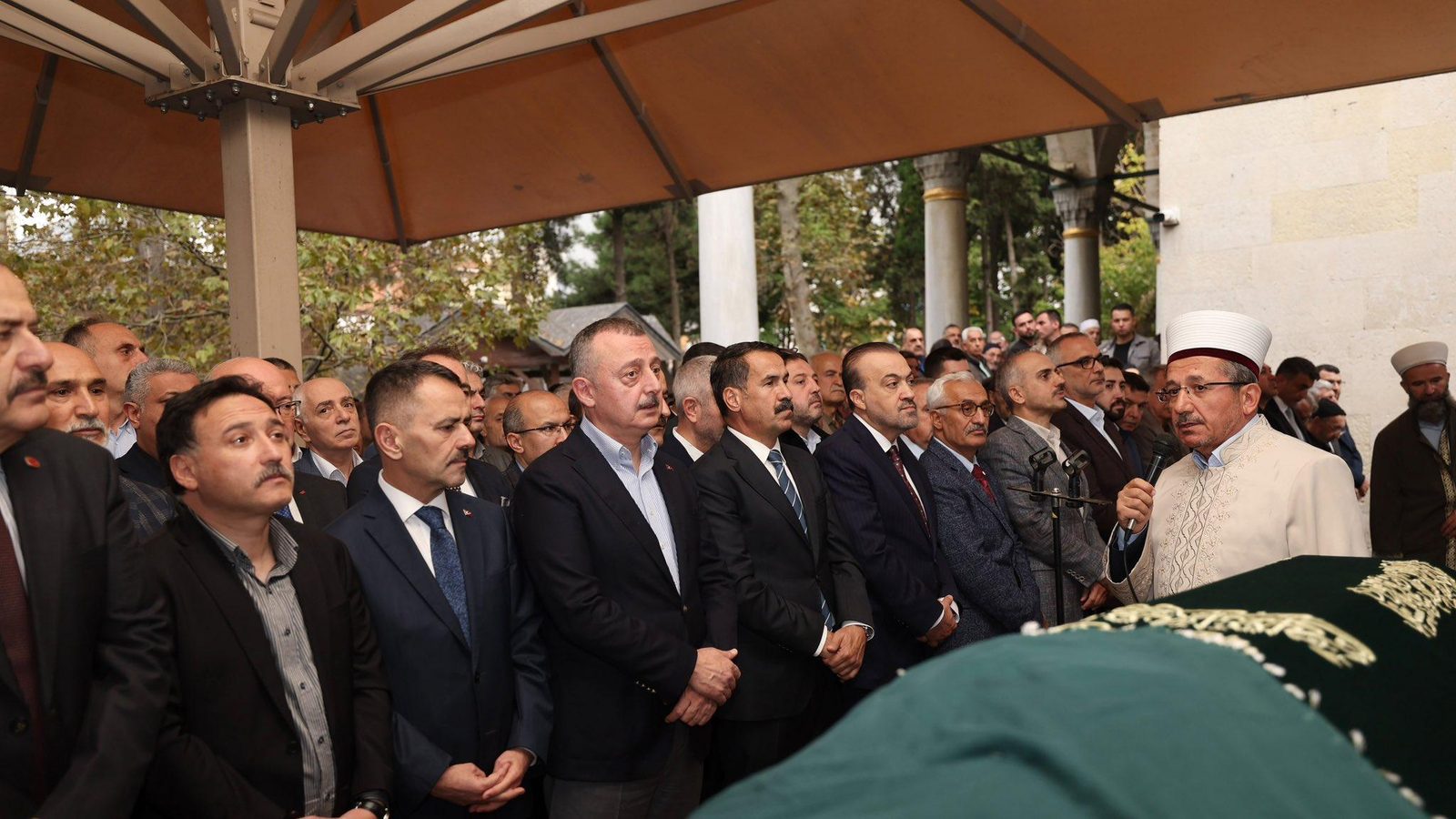 Vali Çiçek’in babaannesi Sara Çiçek toprağa verildi