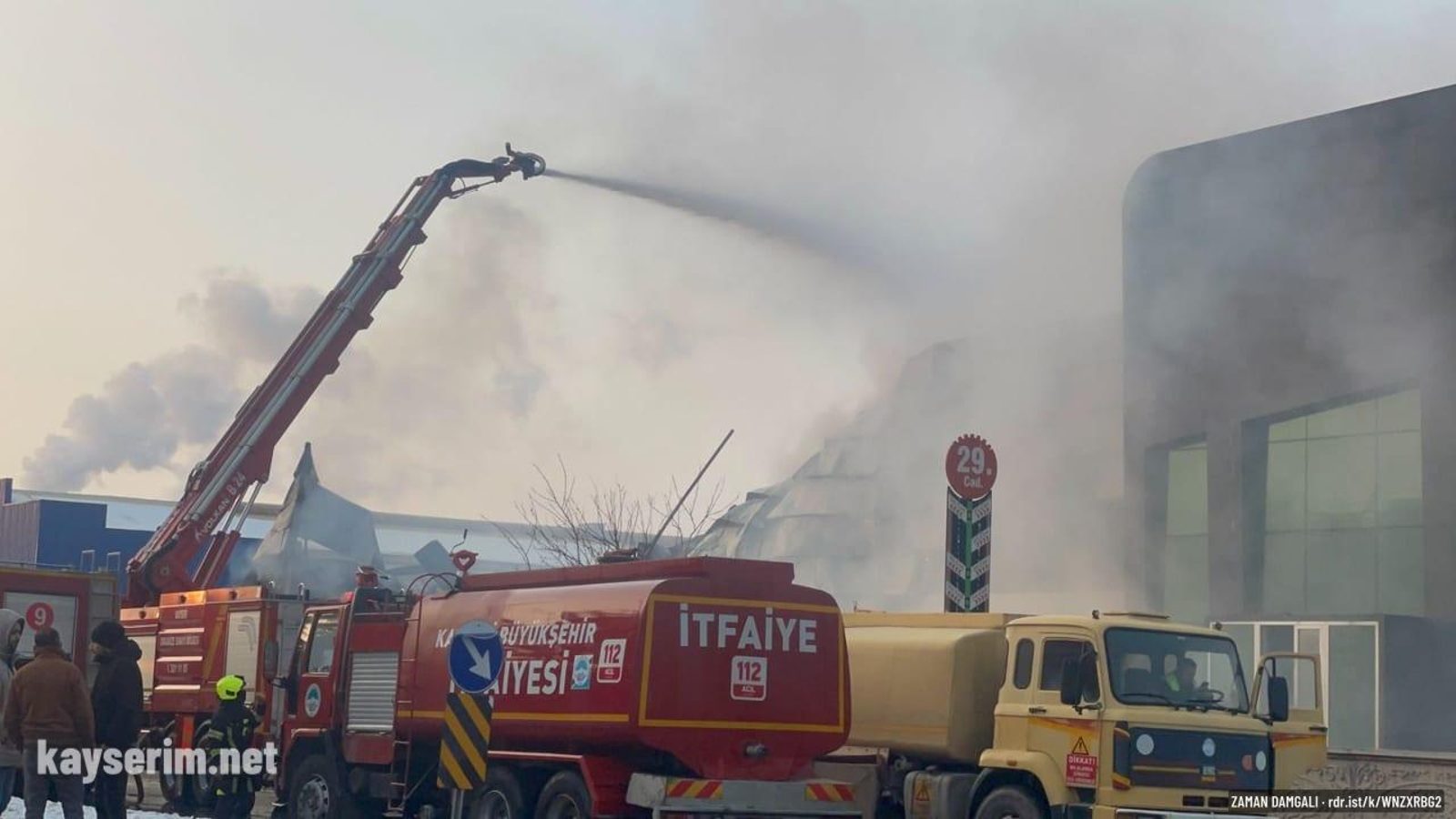 Üç kişinin hayatını kaybettiği fabrika yangını nedeniyle açılan dava yine ertelendi
