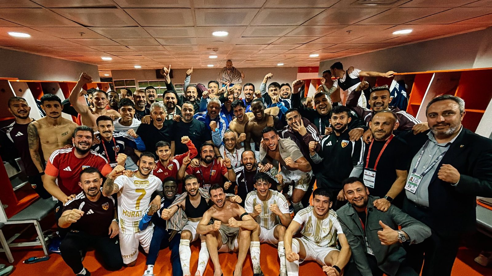 Kayserispor zirvedeki yerini korudu