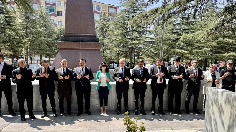 Kırşehir'de Kurban Bayramı arifesinde şehitlikler ziyaret edildi 3