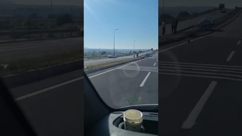 Kayseri Kuzey Çevreyolu'nda araç orta refüje girdi 1