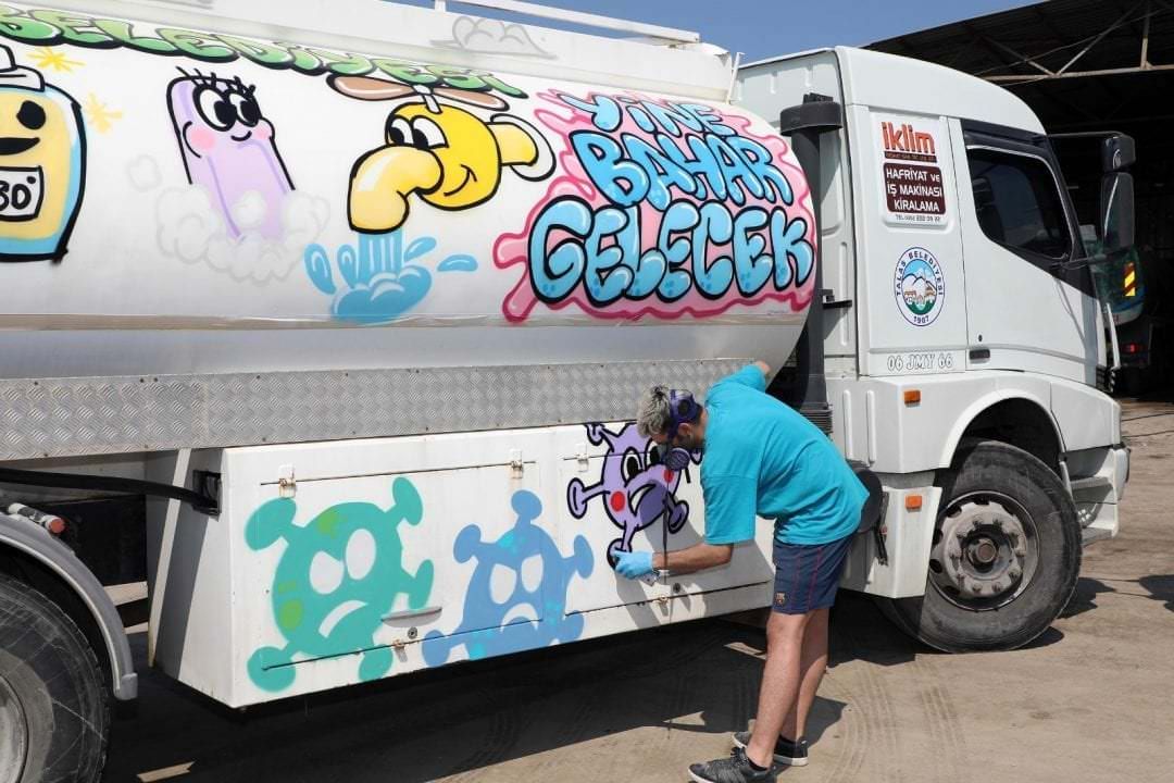 Talas Belediyesi’nden grafiti ile ‘Gadasını aldığım evde gal’ çağrısı
