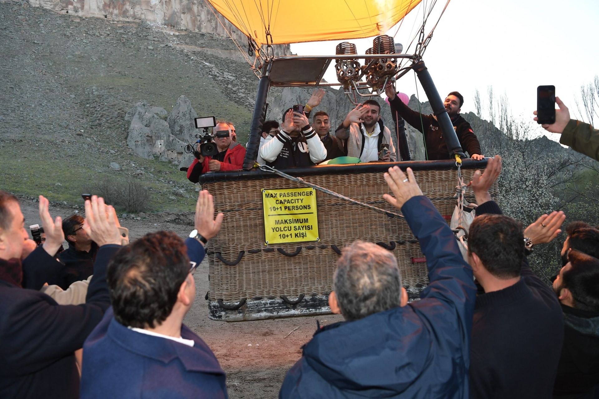 Vali Çiçek Ve Başkan Büyükkılıç, Soğanlı Vadisi’ni Tanıttı