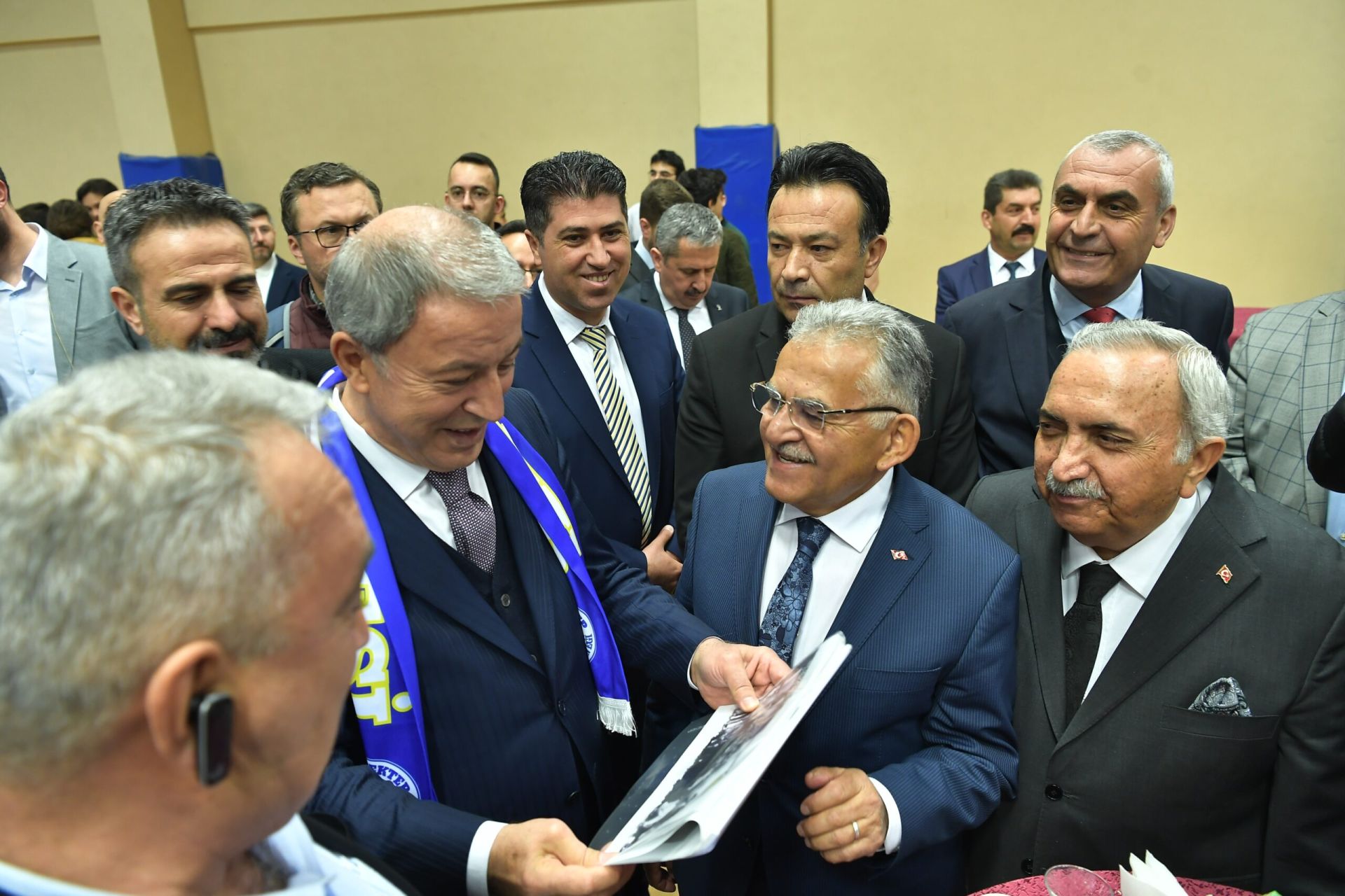 BAKAN AKAR, “VATANIMIZI, MİLLETİMİZİ, BAYRAĞIMIZI, SANCAĞIMIZI, CUMHURİYETİMİZİ UNUTMAYALIM”