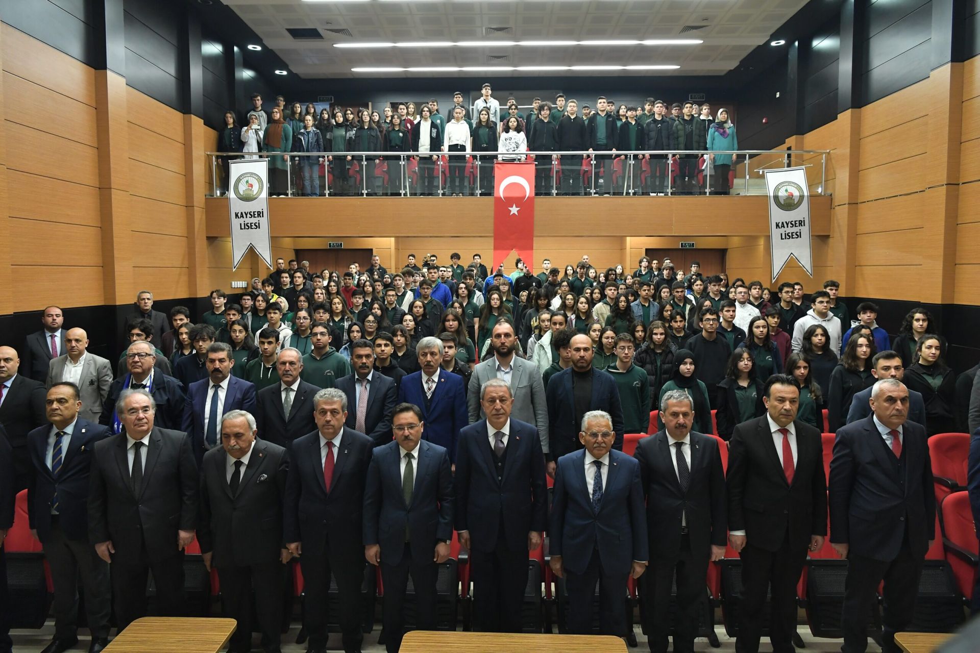 BAKAN AKAR, “VATANIMIZI, MİLLETİMİZİ, BAYRAĞIMIZI, SANCAĞIMIZI, CUMHURİYETİMİZİ UNUTMAYALIM”