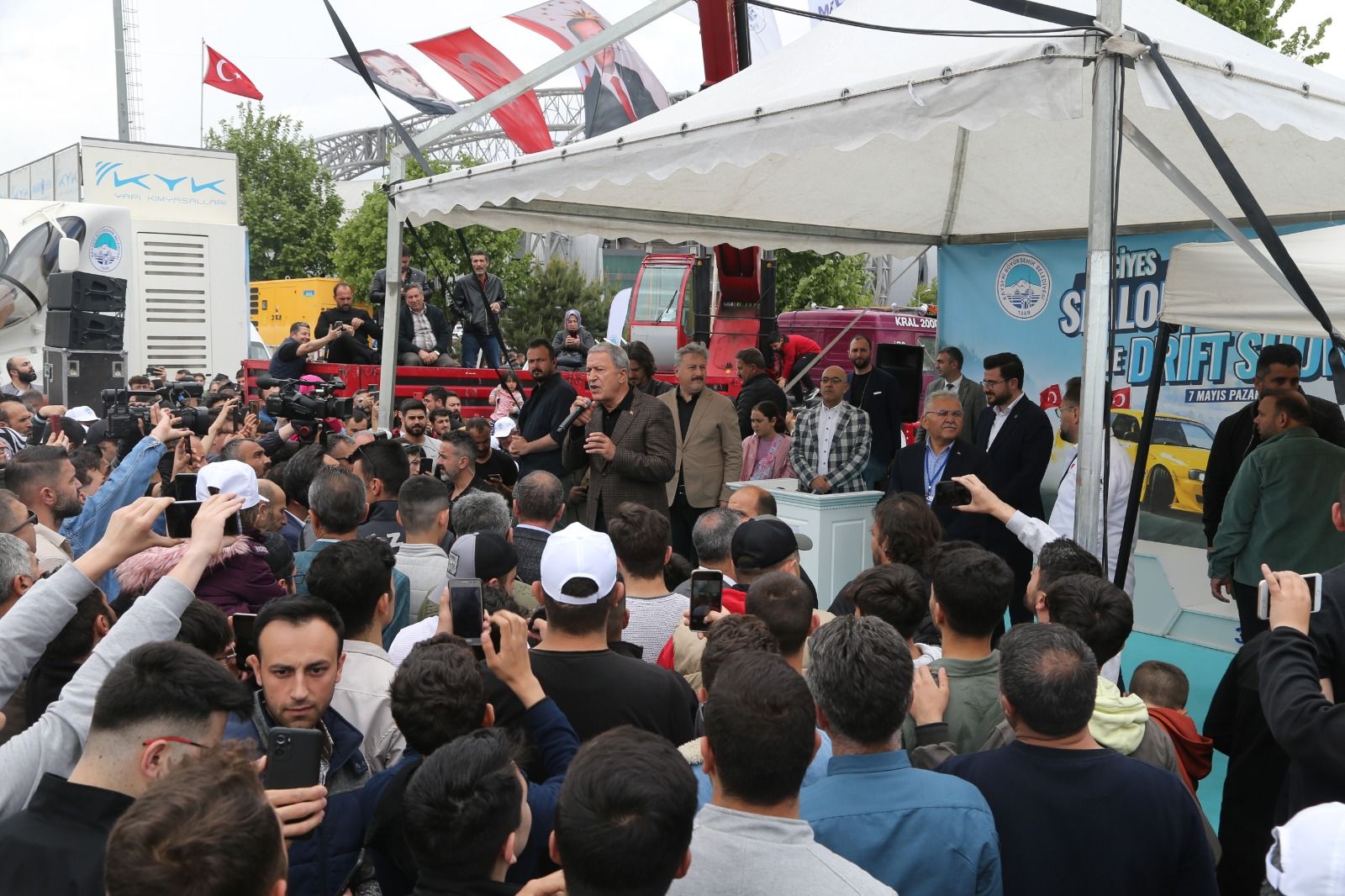 Togg ile slalom gösterisi ve drift show