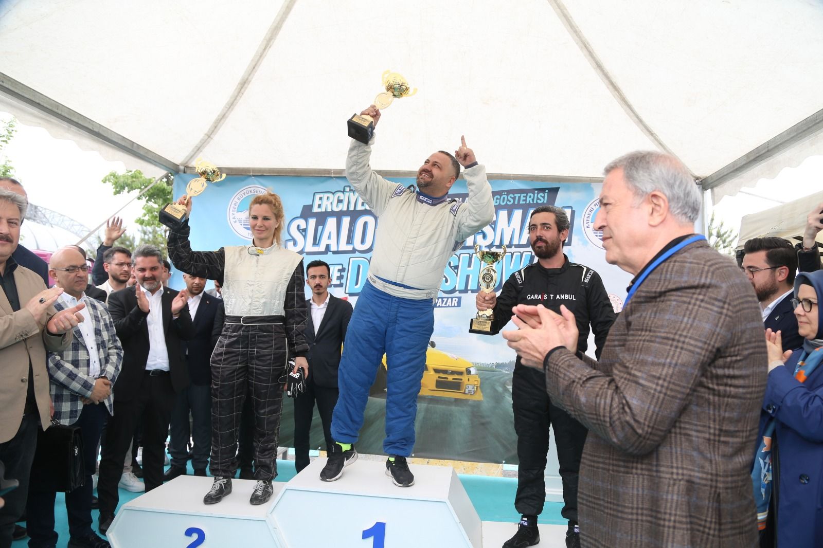 Togg ile slalom gösterisi ve drift show