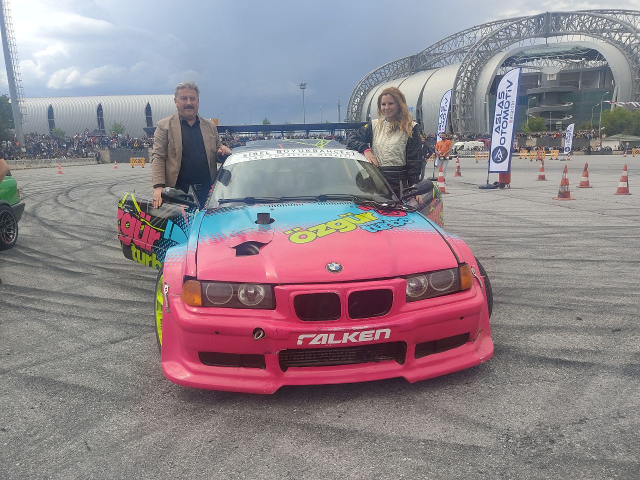 Togg ile slalom gösterisi ve drift show